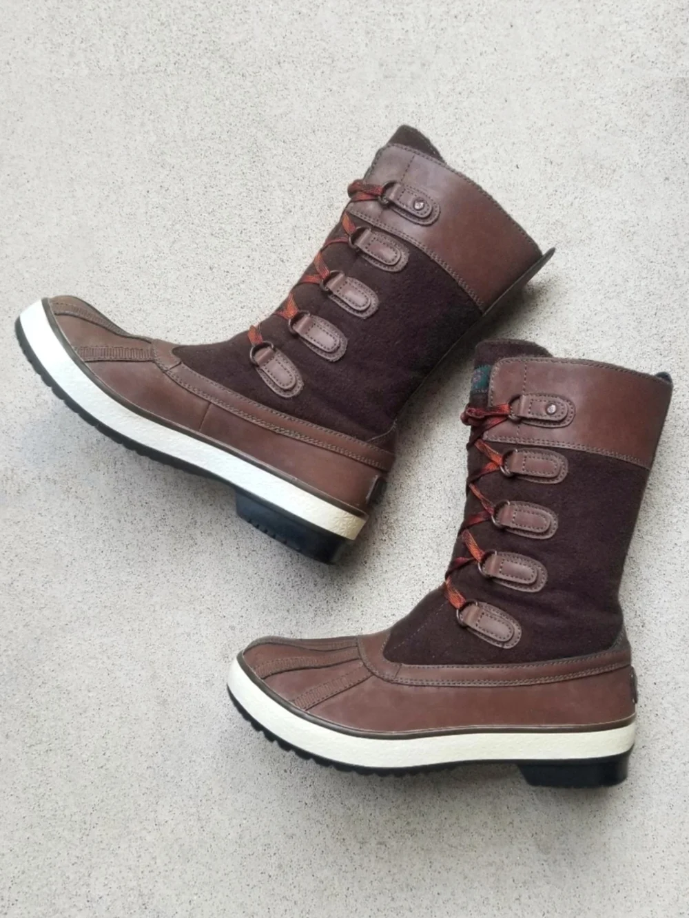 UGG Women's 7 Baroness Waterproof Duck Boots Chocolate Brown Leather Wool